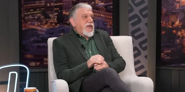 Γιάννης Βούρος για τον γιο του, Στέφανο: «Συγγενικά πρόσωπα μας έλεγαν να του φοράμε γάντια όταν βγαίνουμε έξω»