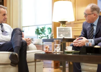 Μητσοτάκης στους Financial Times: «Η Ευρώπη δεν μπορεί να δεχθεί εκβιασμό στα Στενά του Ορμούζ»