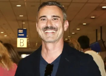 Ο Γιώργος Καπουτζίδης ταξίδεψε στο ησυχαστήριό του στην Αίγινα, τρεις μέρες μετά τη Eurovision