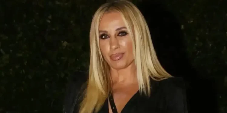 Γωγώ Μαστροκώστα: «Εύχομαι να κάνει ένα θαύμα ο Θεός» λέει η κουμπάρα της