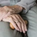 Κάμερα αποκάλυψε τον εφιάλτη για 82χρονη με άνοια στη Χίο: Η 67χρονη που τη φρόντιζε τη χτυπούσε για 10 λεπτά