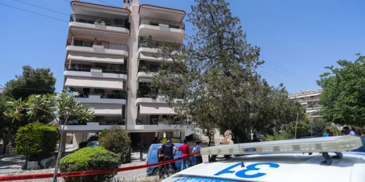 Ηλιούπολη: Σχεδίαζαν από καιρό την πτώση στο κενό οι δύο 17χρονες – Στα χέρια των αρχών το ημερολόγιο της πολυτραυματία