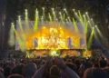 Iron Maiden: «Εκρηκτική» συναυλία στο ΟΑΚΑ με πάνω από 50.000 οπαδούς τους να παραληρούν