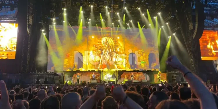 Iron Maiden: «Εκρηκτική» συναυλία στο ΟΑΚΑ με πάνω από 50.000 οπαδούς τους να παραληρούν