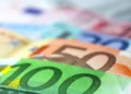 Τα χρέη του Δημοσίου ξεπέρασαν τα 3 δισ. ευρώ – Μαζί με τις εκκρεμείς επιστροφές φόρων φτάνουν τα 3,9 δισ. ευρώ