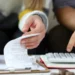 ΟΟΣΑ: Πρωτιά της Ελλάδας με αύξηση 3,3% στο κατά κεφαλήν εισόδημα νοικοκυριών