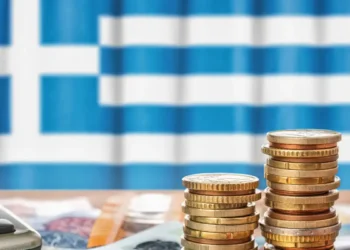 Κομισιόν: Το Ταμείο Ανάκαμψης ενισχύει την ανάπτυξη, αλλά «φουσκώνει» το εμπορικό έλλειμμα