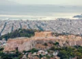 Εαρινές προβλέψεις Κομισιόν: Φρενάρει η ανάπτυξη στο 1,8% με άλμα του πληθωρισμού στο 3,7% στην Ελλάδα