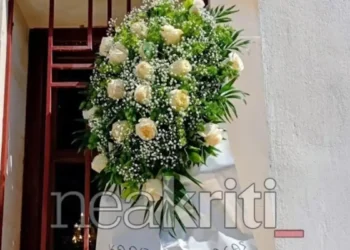 Δολοφονία στο Ηράκλειο: Ξέσπασμα οργής των συγγενών του 21χρονου στην κηδεία του – «Ήρθατε τώρα που τον σκότωσαν», φώναζαν στους αστυνομικούς