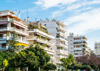Νέο καθεστώς στις εξώσεις: Πότε φεύγει ο ενοικιαστής και πότε παίρνει πίσω το σπίτι ο ιδιοκτήτης