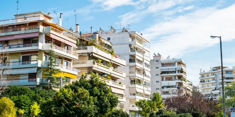 Νέο καθεστώς στις εξώσεις: Πότε φεύγει ο ενοικιαστής και πότε παίρνει πίσω το σπίτι ο ιδιοκτήτης