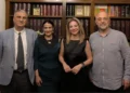 Οι συμβολισμοί, τα πρόσωπα «κλειδιά» και η σκηνοθεσία για τις ανακοινώσεις του κόμματος Καρυστιανού στη Θεσσαλονίκη