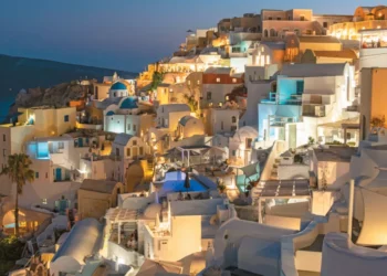 Όλα όσα αλλάζουν με το νέο χωροταξικό για ξενοδοχεία, Airbnb και χρήσεις γης σε 19 ερωτήσεις και απαντήσεις