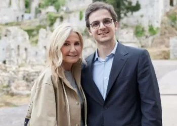 Η Μαρέβα Μητσοτάκη με τον γιο της Κωνσταντίνο στον Μυστρά: Η τρυφερή φωτογραφία και τα χρόνια πολλά