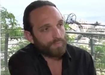 Μάρκος Παπαδοκωνσταντάκης: «Χαίρομαι πολύ που μεγάλωσα με γυναίκες, έμαθα να μην είμαι και τόσο άντρας»