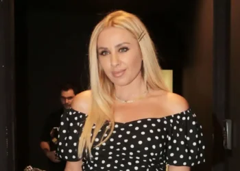 Γωγώ Μαστροκώστα: Όταν μίλαγε για τη μάχη της με τον καρκίνο σε εκδήλωση για τις «Γυναίκες της Χρονιάς» και «μοίραζε» ελπίδα