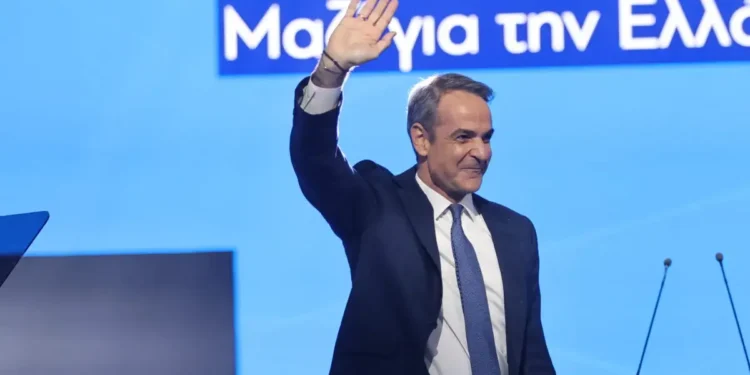 Κυριάκος Μητσοτάκης: Με προεκλογικό άρωμα η ομιλία του στο συνέδριο της ΝΔ – Οι αιχμές για Ανδρουλάκη και Τσίπρα