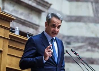 «Καμπανάκι» στη ΝΔ μετά τις δημοσκοπήσεις: Η «δύσκολη» αυτοδυναμία, το σενάριο για κάλπες τέλη Σεπτέμβρη και ο παράγοντας Τσίπρας – Καρυστιανού