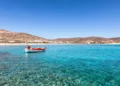 Δείτε τις 624 παραλίες της Ελλάδας με Γαλάζιες Σημαίες για το 2026, κάποιες δεν τις περιμένατε – Οι 17 καλύτερες ακτές της Αττικής