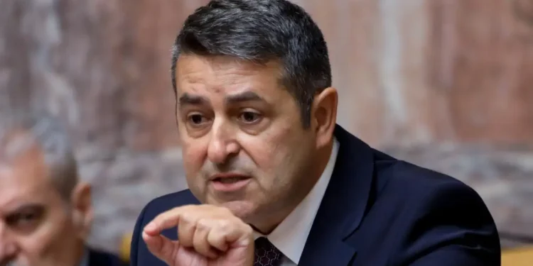 Ο Γιώργος Μυλωνάκης επέστρεψε στην Ελλάδα από το κέντρο αποκατάστασης στη Γερμανία – Βελτιώνεται η υγεία του