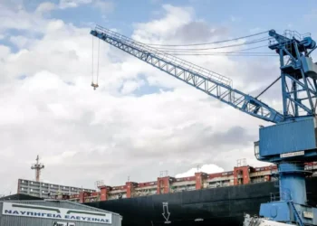 Ελευσίνα: Επένδυση «μαμούθ» 1,35 δισ. ευρώ – Τριμερής συνεργασία Ελλάδας, ΗΠΑ, Νότιας Κορέας που φέρνει 10.000 θέσεις εργασίας