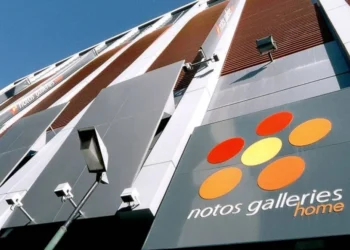 Λουκέτο στο κατάστημα Notos στη Σταδίου τον Αύγουστο