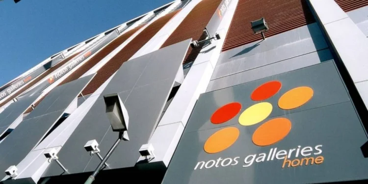 Λουκέτο στο κατάστημα Notos στη Σταδίου τον Αύγουστο