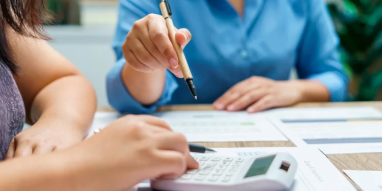 Διαγράφονται πρόστιμα για εκπρόθεσμες δηλώσεις στην εφορία – Ποιοι θα λάβουν αναδρομικά επιστροφή δύο ετών