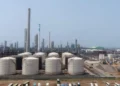 Το πετρέλαιο Brent κάτω από τα 98 δολάρια, καθώς οι επενδυτές ποντάρουν σε συμφωνία μεταξύ ΗΠΑ και Ιράν
