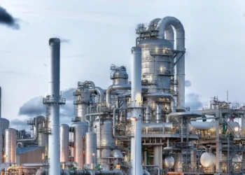 Σε νέα άνοδο το πετρέλαιο, το Brent οδεύει σε εβδομαδιαία κέρδη άνω του 5%, παρά τις προσδοκίες από τη συνάντηση Τραμπ – Σι