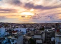 Σαρηγιάννης: Τα δύο σενάρια για τη μυστηριώδη οσμή στα νότια προάστια, «εκτιμάται ότι προέρχεται από τη θάλασσα»