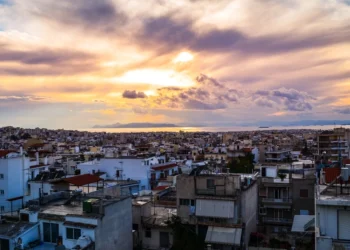 Σαρηγιάννης: Τα δύο σενάρια για τη μυστηριώδη οσμή στα νότια προάστια, «εκτιμάται ότι προέρχεται από τη θάλασσα»
