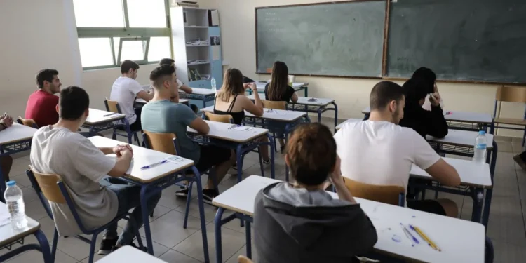 Έναρξη εξετάσεων στα Λύκεια αύριο – Πότε αρχίσουν οι Πανελλήνιες