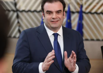 Το νέο στοίχημα Πιερρακάκη για το χρέος