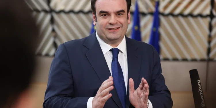 Το νέο στοίχημα Πιερρακάκη για το χρέος