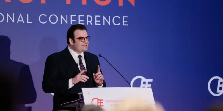 Πιερρακάκης: Έχουμε την ταχύτερη αποκλιμάκωση χρέους παγκοσμίως