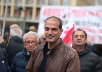 Νέα Αριστερά κατά της ΕΛΑΣ του Τσίπρα με προειδοποιήσεις για «όσους θέλουν να ανέβουν στο άρμα του»