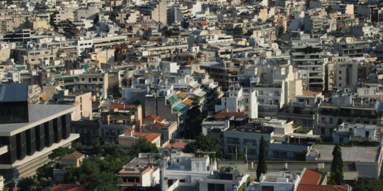 Ακίνητα: Οι 45 φόροι και επιβαρύνσεις που «πνίγουν» την αγορά – Από το οικόπεδο μέχρι το ενοίκιο και την κληρονομιά