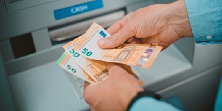 Εργαζόμενοι συνταξιούχοι: Ψάχνουν φόρμουλα για την καταβολή της προσαύξησης στη σύνταξη