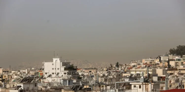 Καιρός: Θερμή εισβολή με 30άρια στο τέλος της εβδομάδας – Η αφρικανική σκόνη θα κάνει αποπνικτική την ατμόσφαιρα