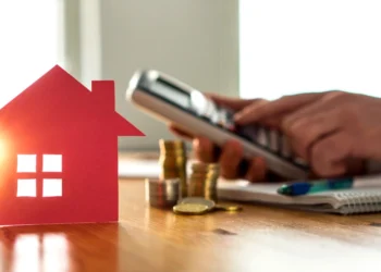 Αλματώδης αύξηση 77% στα στεγαστικά δάνεια