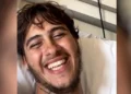 Survivor: Η πρώτη φωτογραφία του Σταύρου Φλώρου μέσα από το νοσοκομείο – Χαμογελά πλατιά λίγο πριν φύγει για ΗΠΑ