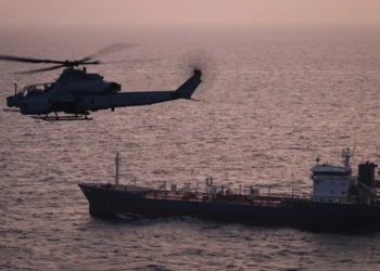 «Τα Στενά θα ανοίξουν με τον έναν ή τον άλλο τρόπο» προμηνύουν οι ΗΠΑ μετά τα χτυπήματα στο Ιράν, «δεν έχετε ασφαλές καταφύγιο στον Κόλπο» προειδοποιεί ο Χαμενεΐ