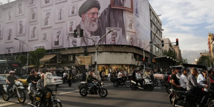 Το διπλωματικό θρίλερ για το τέλος του πολέμου μεταξύ ΗΠΑ και Ιράν: Οι αντιφάσεις, τα «αγκάθια» και οι κρίσιμες αποφάσεις