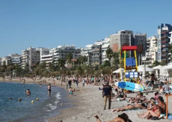 Καιρός: Ζέστη και λίγες βροχές το τριήμερο του Αγίου Πνεύματος – Ξεπέρασε τους 35 βαθμούς η θερμοκρασία την Πέμπτη