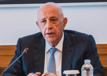 Θεοδωρόπουλος: «Το μοντέλο ανάπτυξης της τελευταίας περιόδου εξαντλείται» – Το στοίχημα της παραγωγικότητας, οι μισθοί και η AI