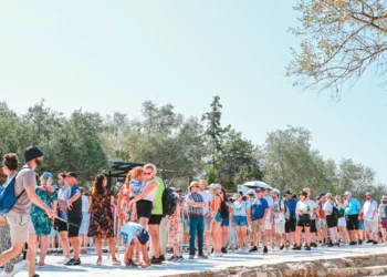 Τουρισμός: Στα €32,4 δισ. η άμεση συμβολή στην ελληνική οικονομία το 2025