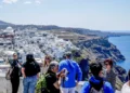 Τουρισμός: Ρεκόρ αφίξεων και ταξιδιωτικών εισπράξεων μειωμένες όμως οι διανυκτερεύσεις το 2025