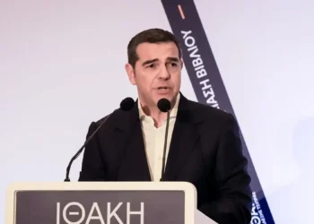 Αλέξης Τσίπρας: «Όλη η ομάδα προετοιμάζεται για τη μεγάλη μέρα» – Ο Κραουνάκης βάζει τη μουσική στο νέο κόμμα