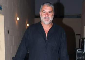 Βασίλης Μπισμπίκης: «Πάνω μου έγινε ανθρωποφαγία – Εμένα με κρατάει η τέχνη και η Δέσποινα Βανδή»